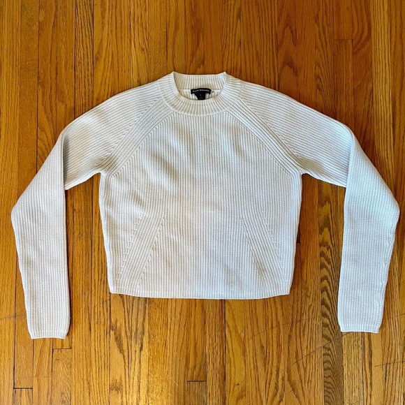 Club Monaco Sweaters - Club Monaco Cream Cropped Sweater Size Small